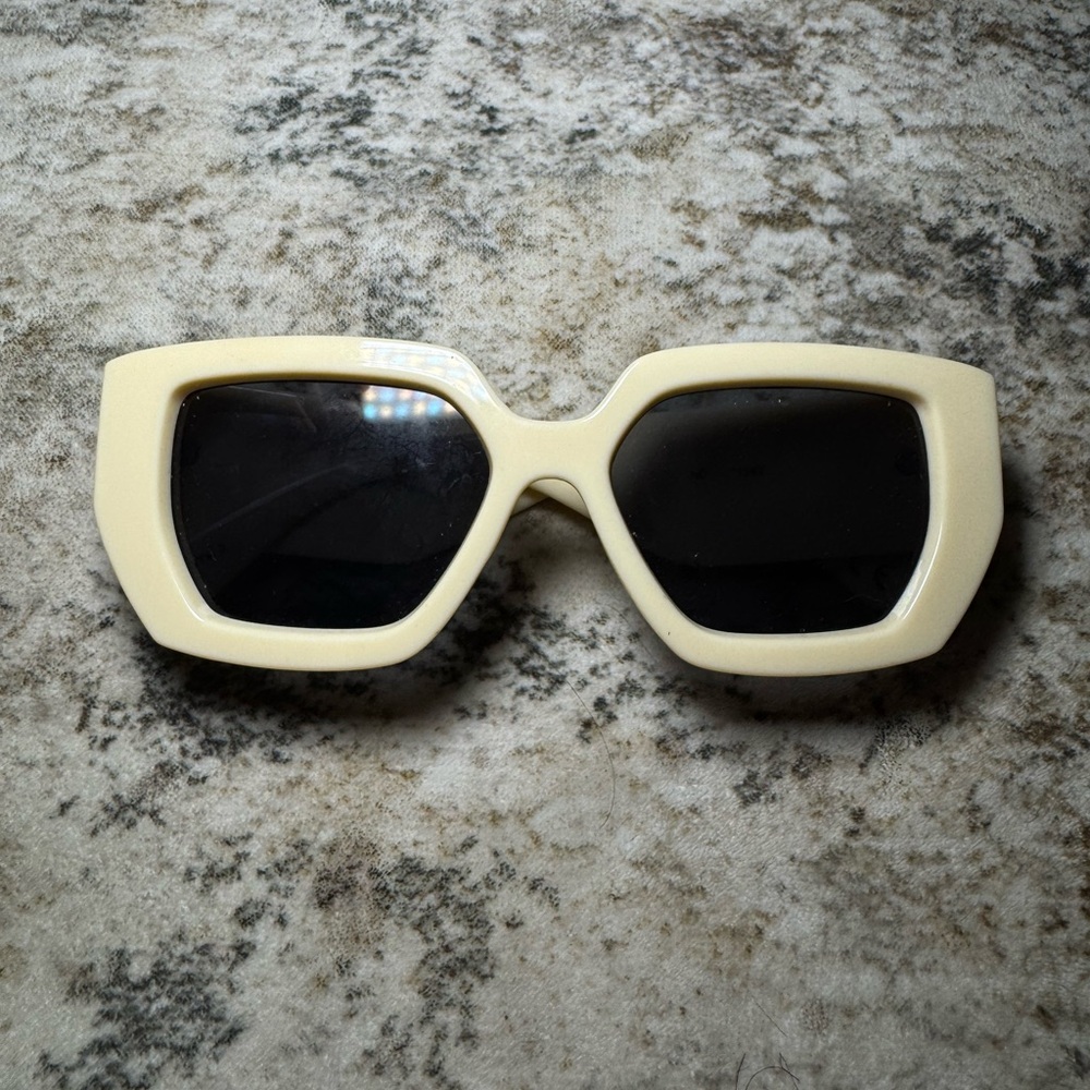 Chic Cream Sunglasses